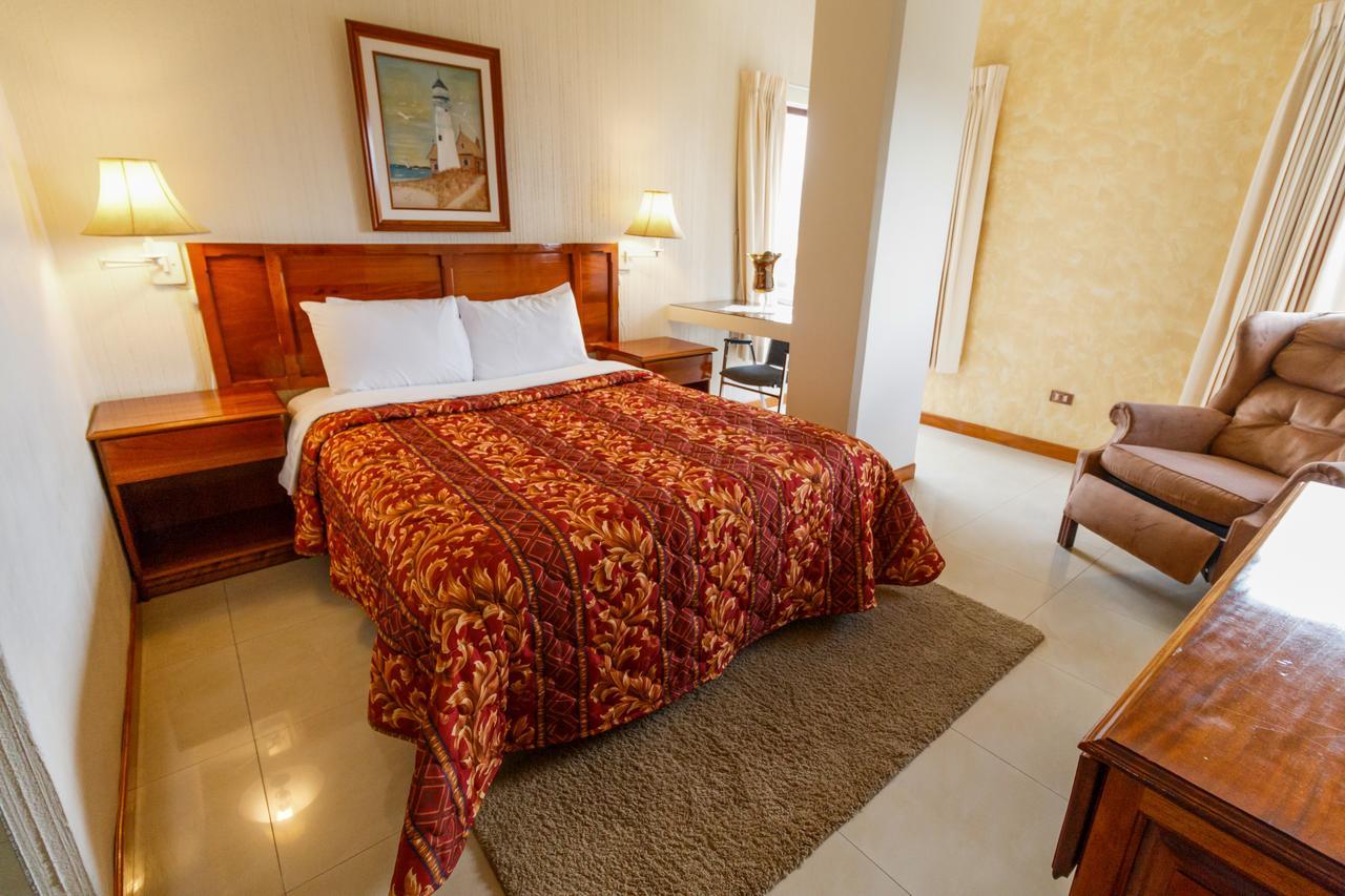 Hotel Anna Inn Olintepeque 外观 照片