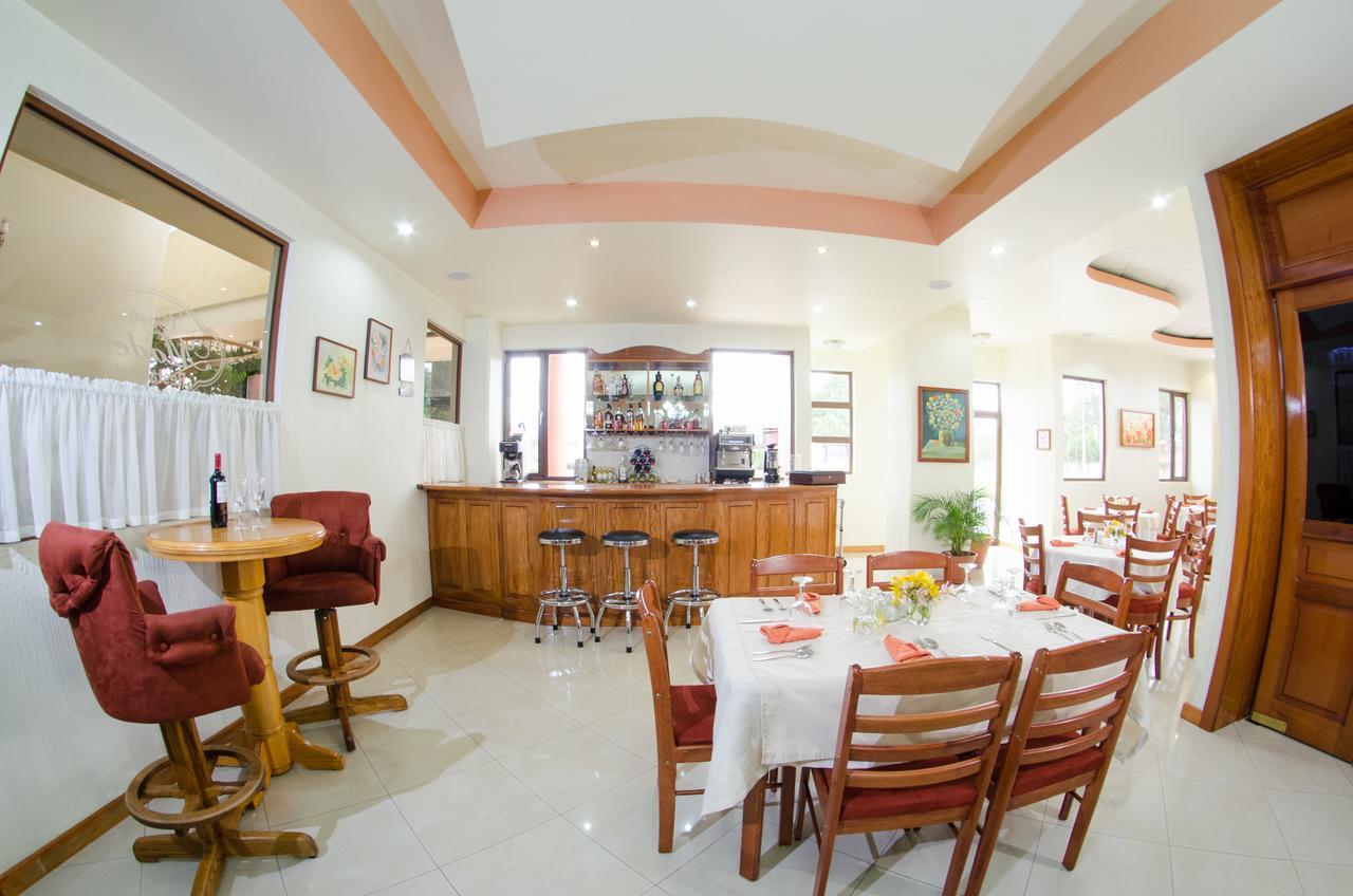 Hotel Anna Inn Olintepeque 外观 照片