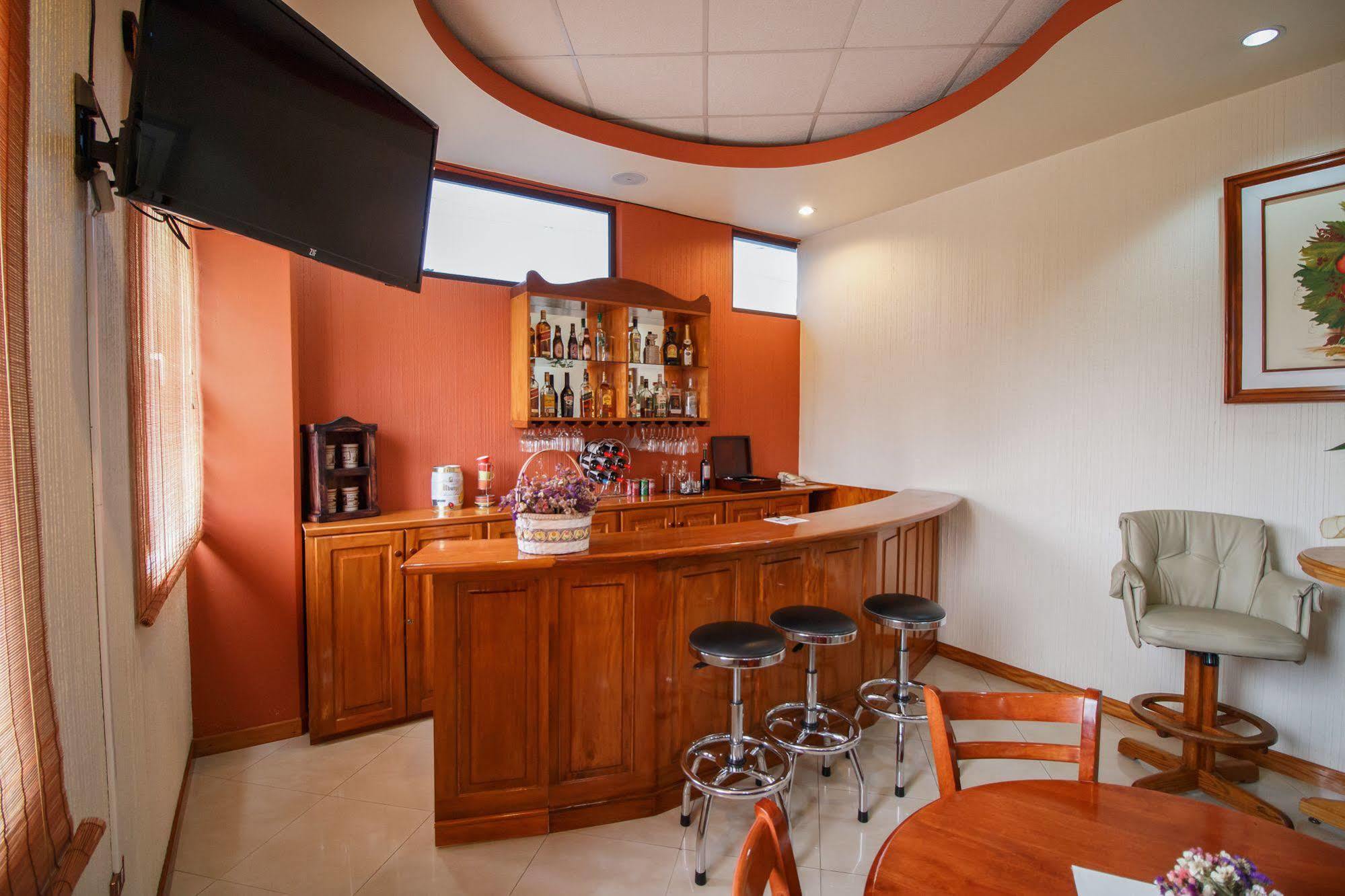 Hotel Anna Inn Olintepeque 外观 照片