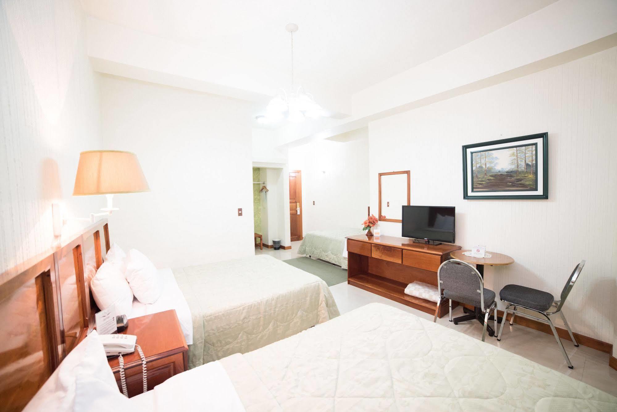 Hotel Anna Inn Olintepeque 外观 照片