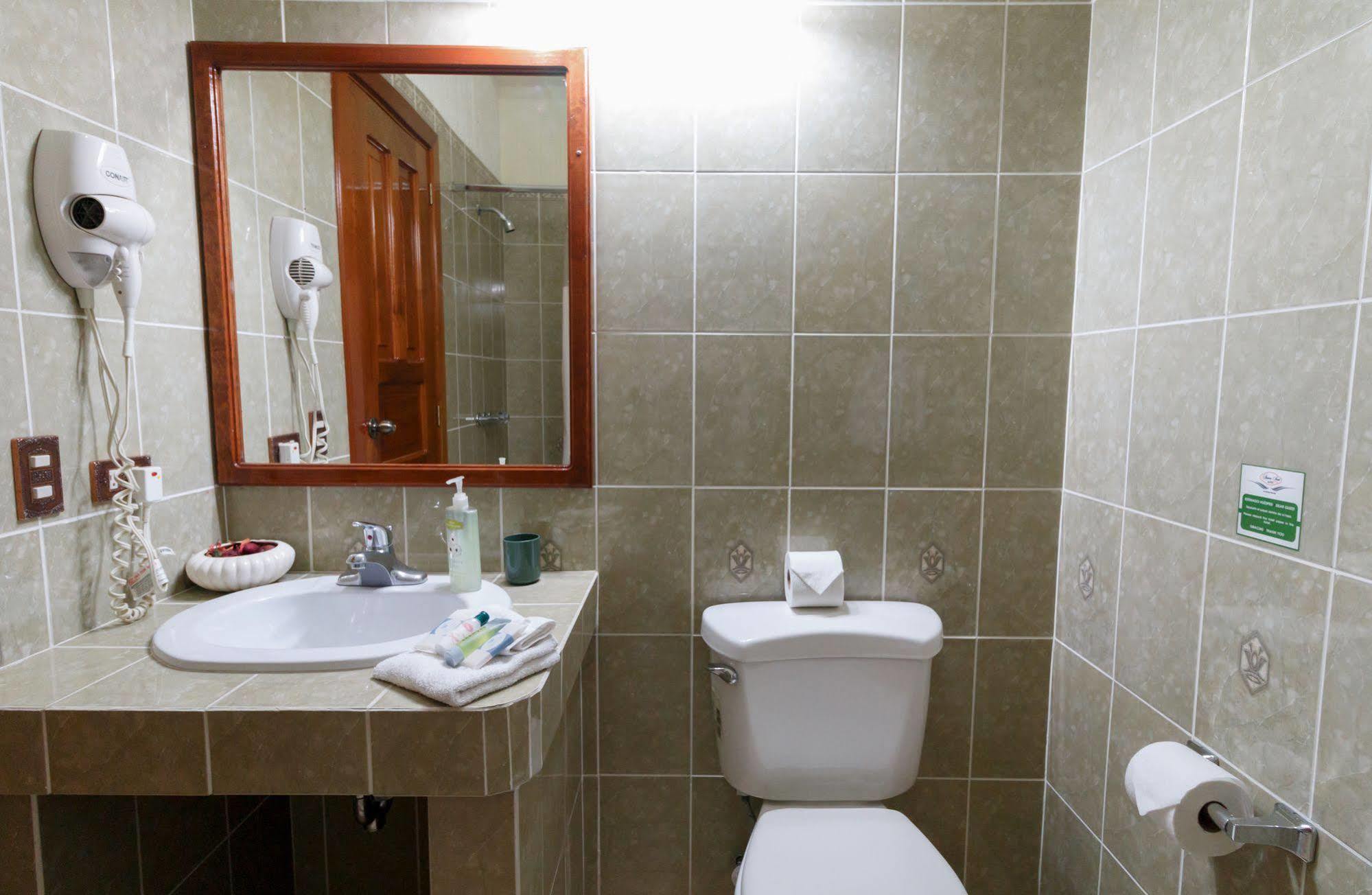 Hotel Anna Inn Olintepeque 外观 照片